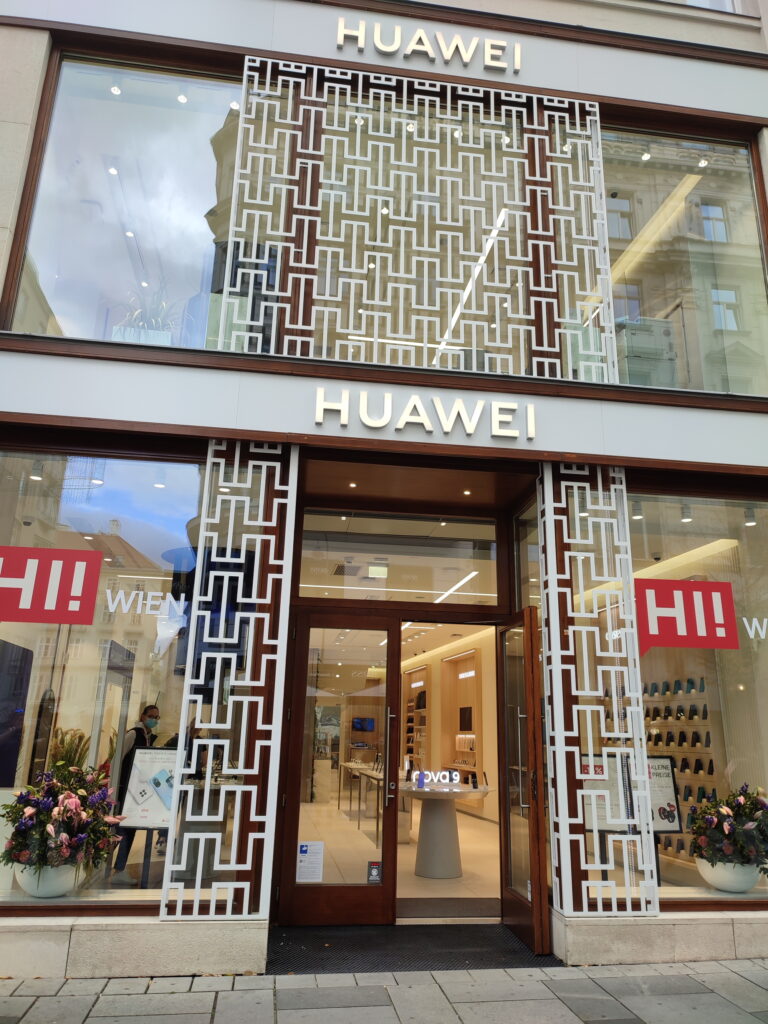 Huawei v rakouské metropoli Víděn otevřel svůj první flagship store