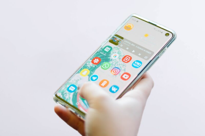 Samsung v Česku rozesílá One UI 4.1 a Android 12 na tyto skvělé telefony