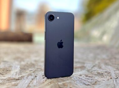 iPhone 16e