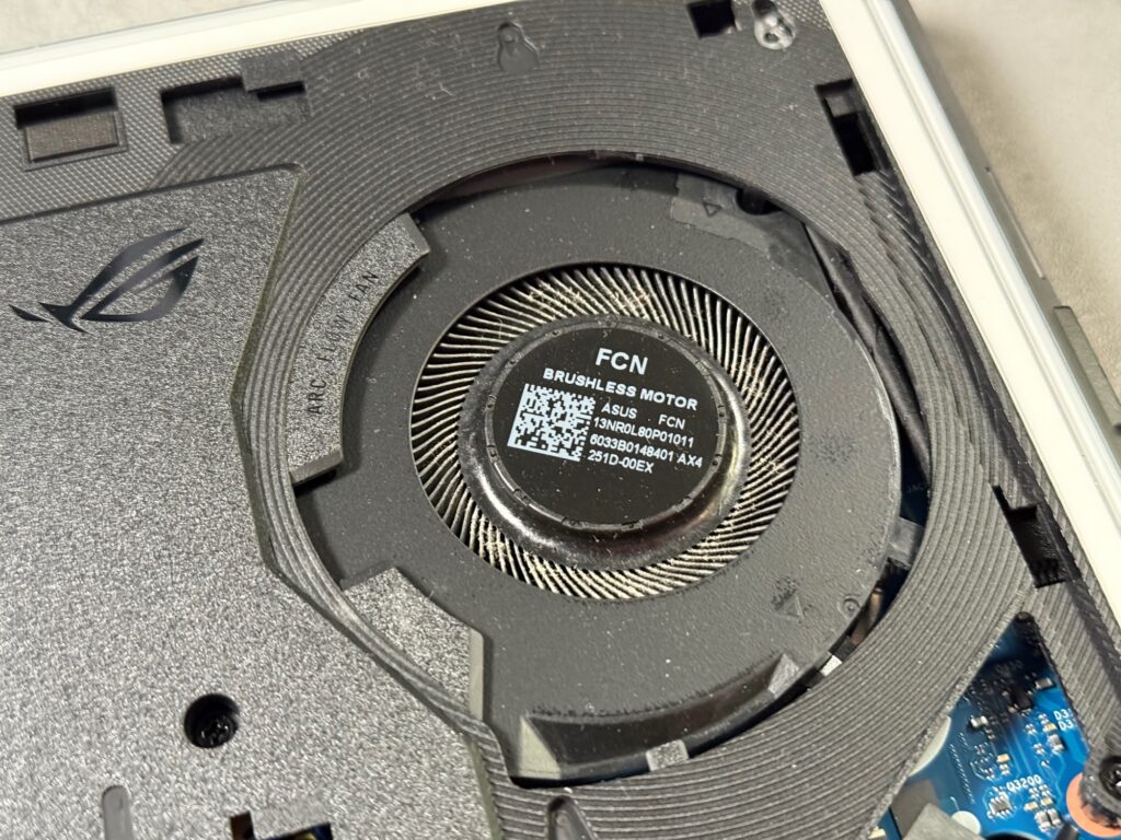 Asus ROG Strix Scar 18
