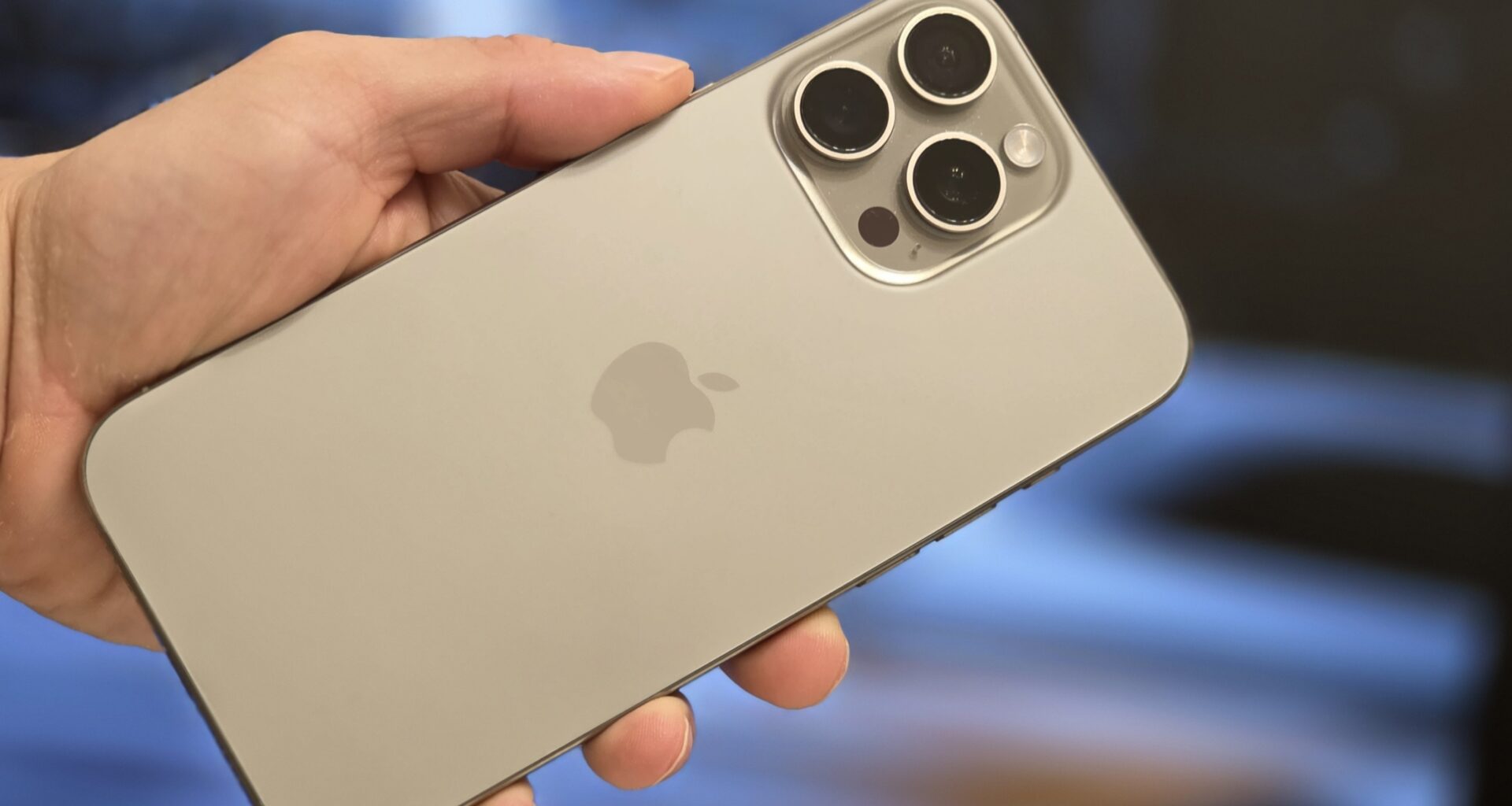 iPhone 16 Pro Max fotoaparát
